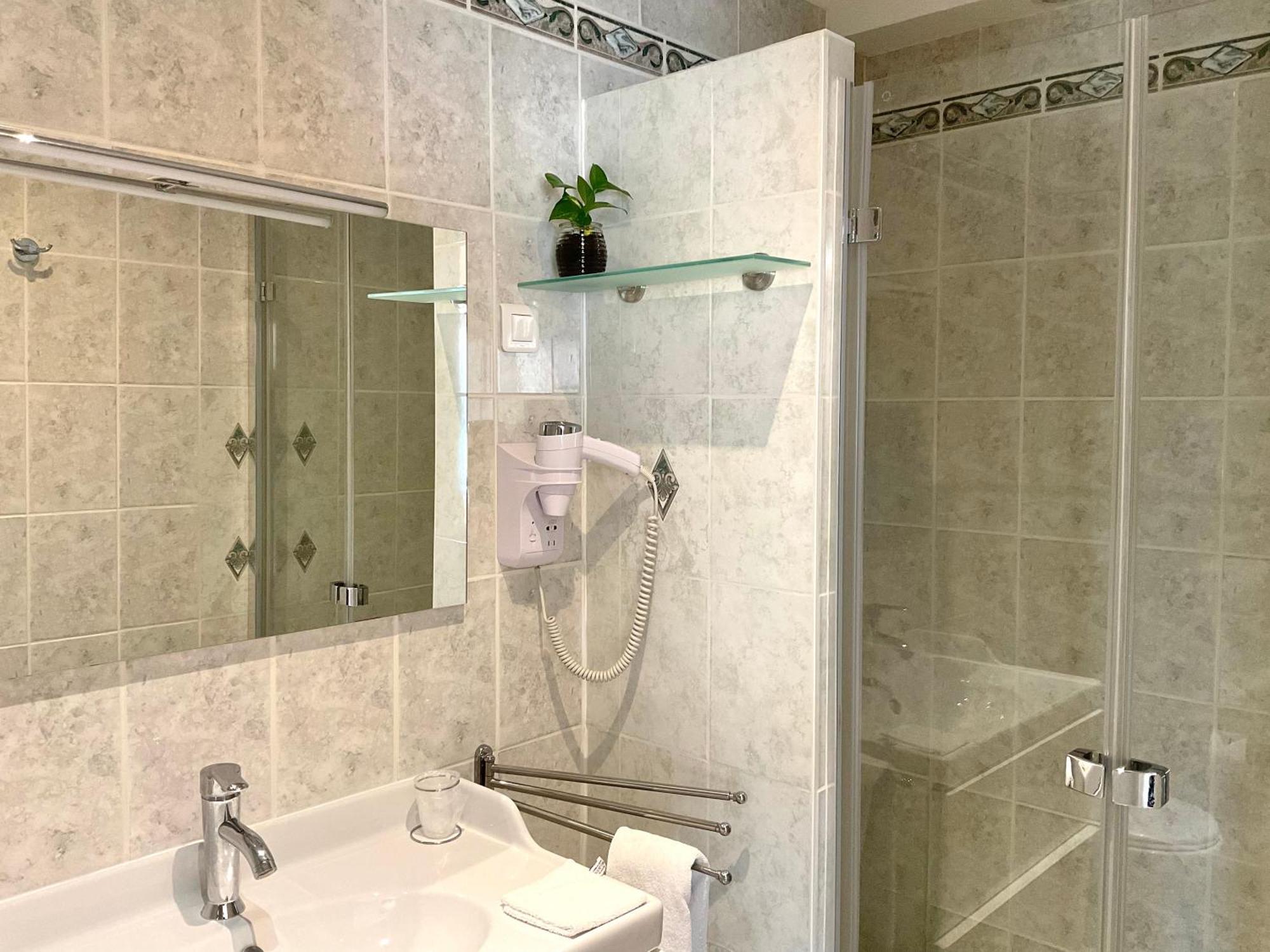 Chambres D'Hotes Les Noisetiers Digne-les-Bains ภายนอก รูปภาพ